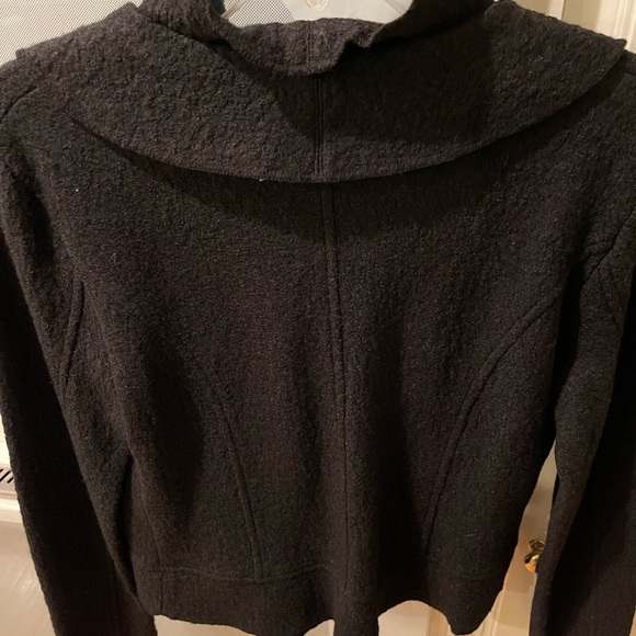 Beautiful Black Vintage Jacket - Picture 7 of 9